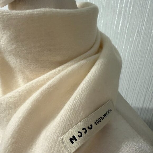 Cream 100% Wool Knit Scarf Soft Lightweight Winter Accessory - Picture 5 of 5